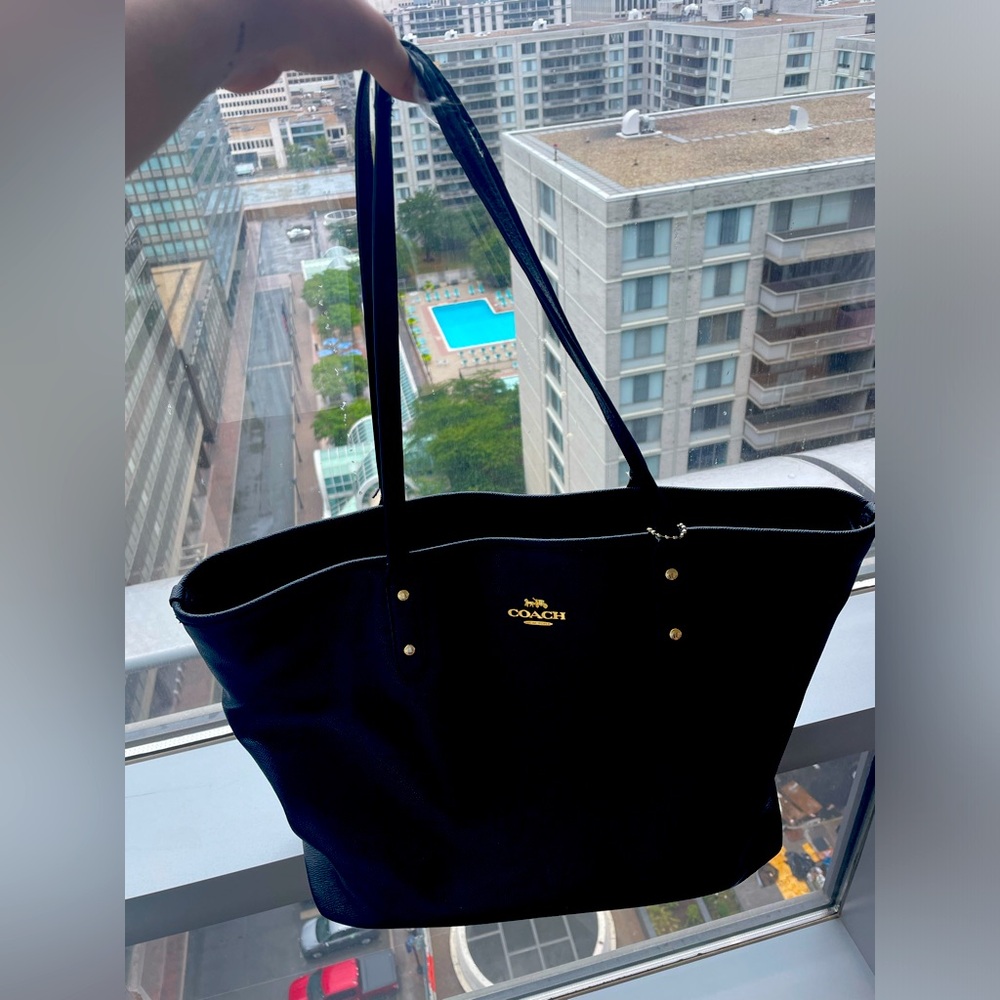 Extra large coach bag